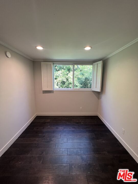 2216 S Bentley Ave Unit: 11