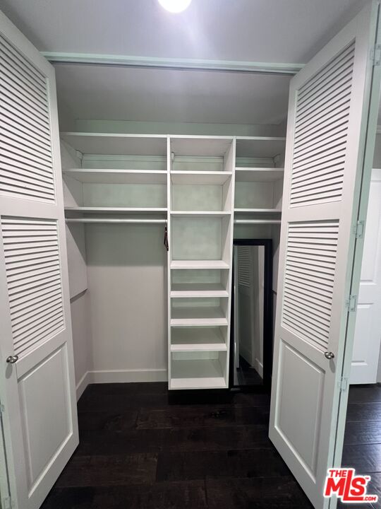 2216 S Bentley Ave Unit: 11
