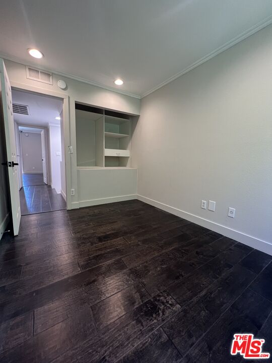 2216 S Bentley Ave Unit: 11