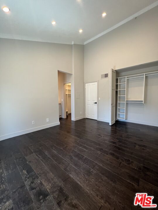 2216 S Bentley Ave Unit: 11
