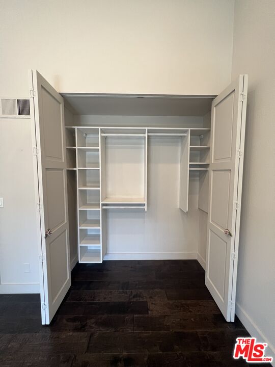 2216 S Bentley Ave Unit: 11