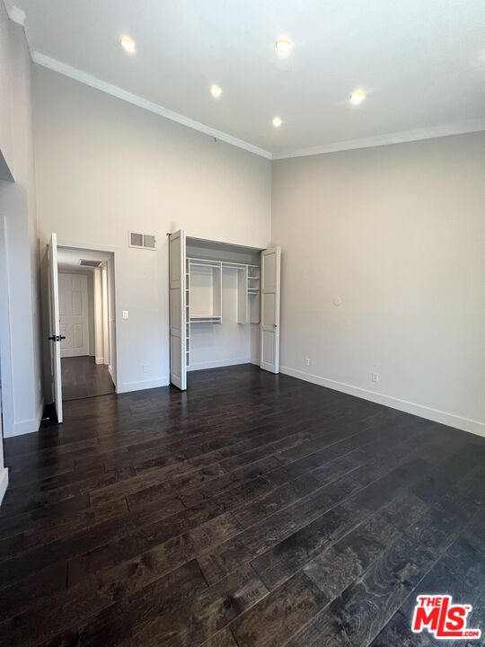 2216 S Bentley Ave Unit: 11