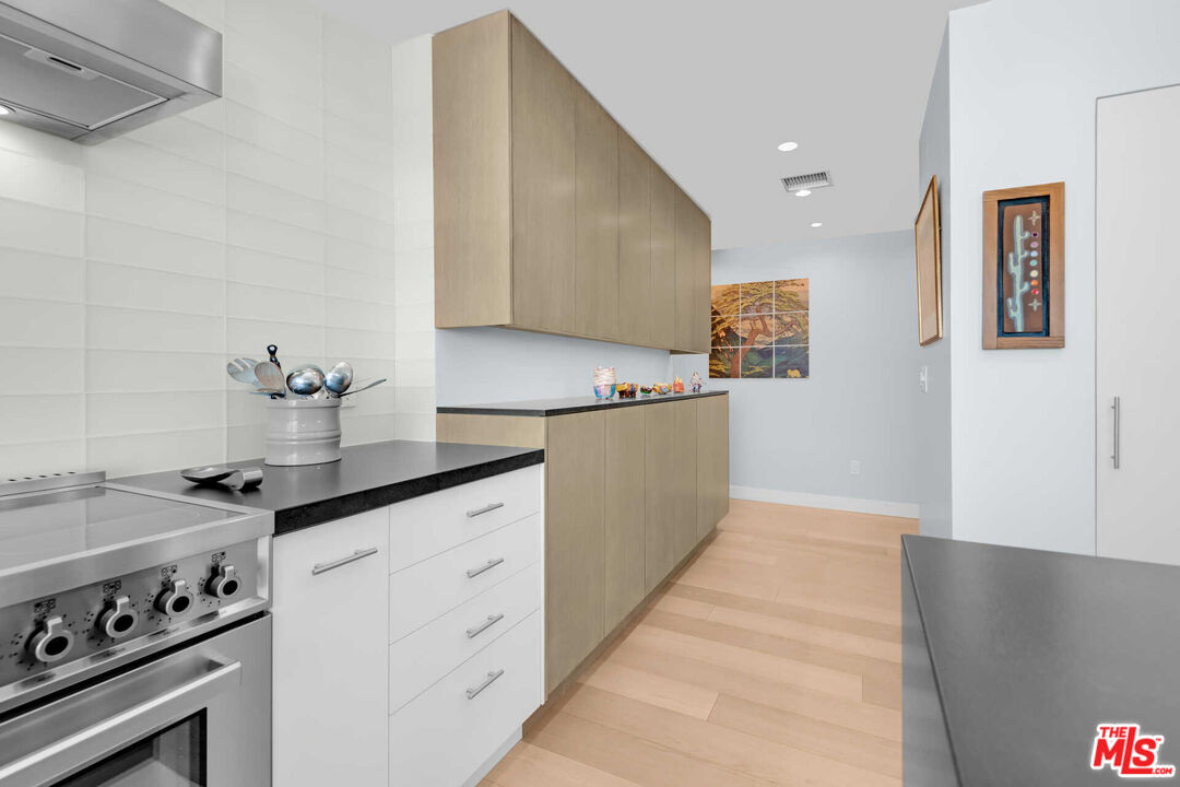 450 S Maple Dr Unit: 505
