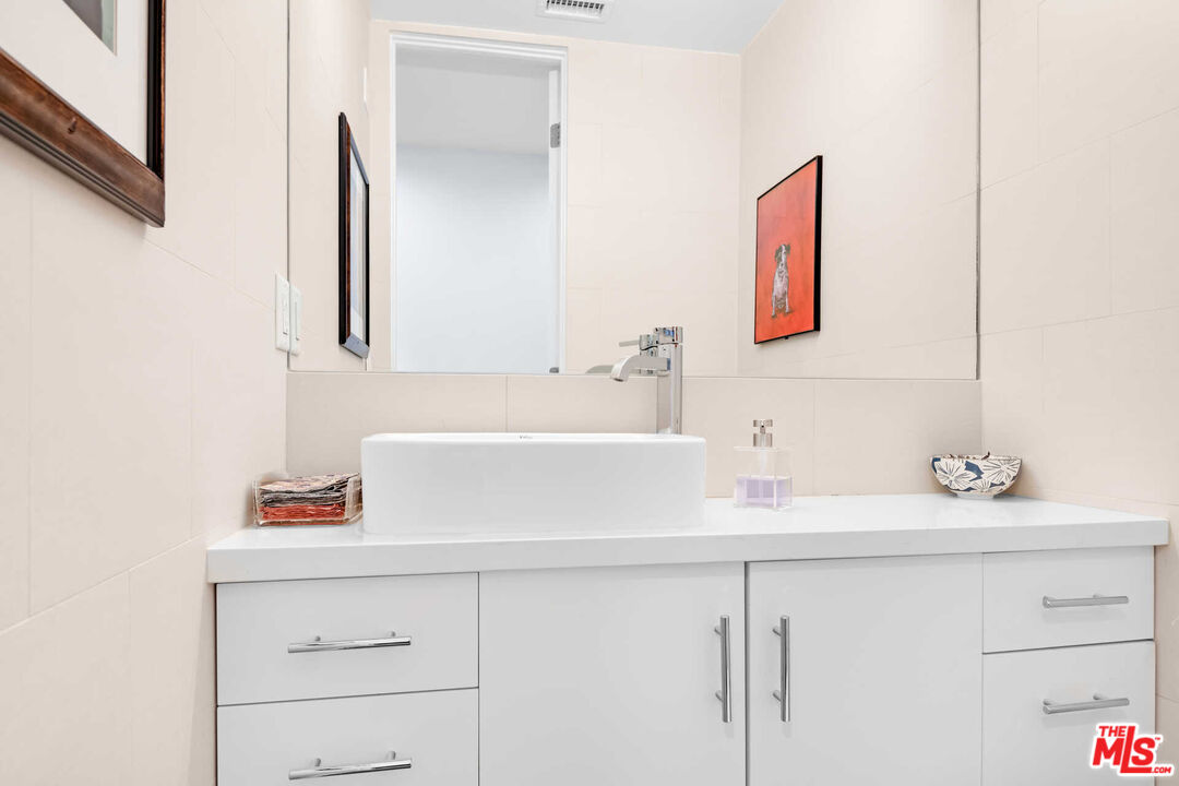 450 S Maple Dr Unit: 505