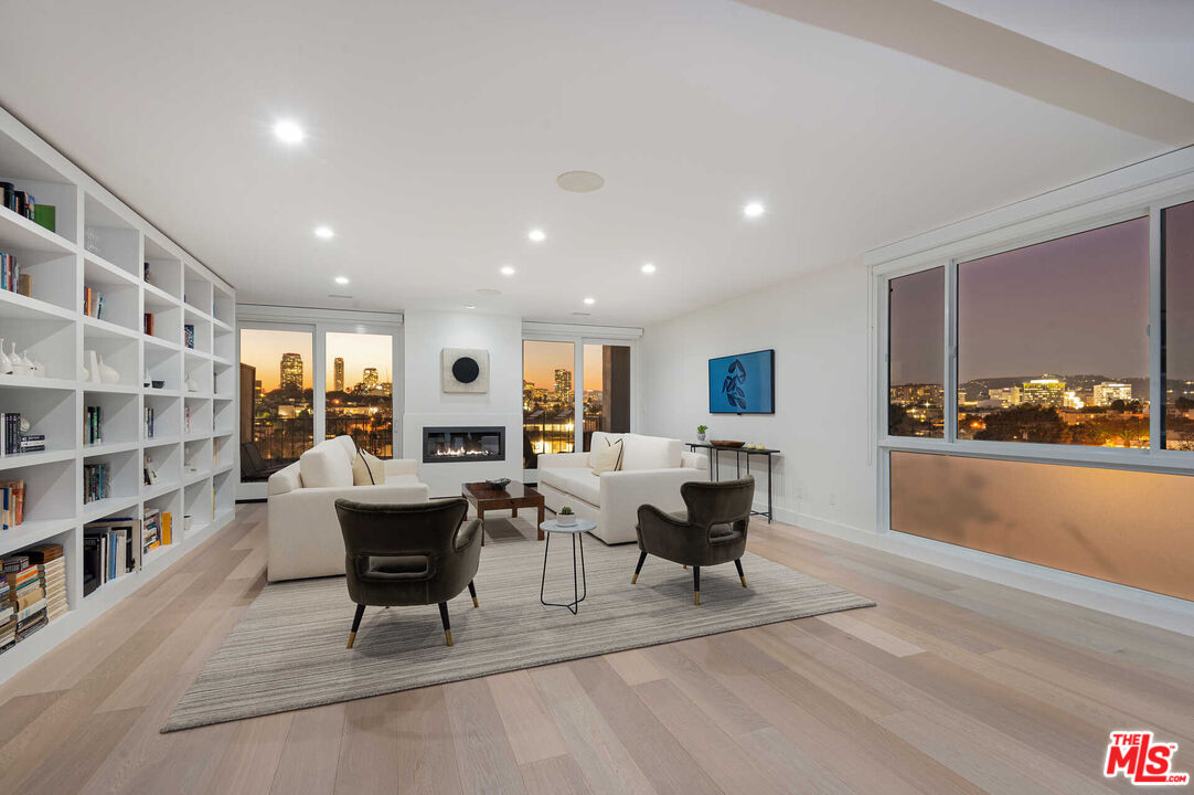 450 S Maple Dr Unit: 505