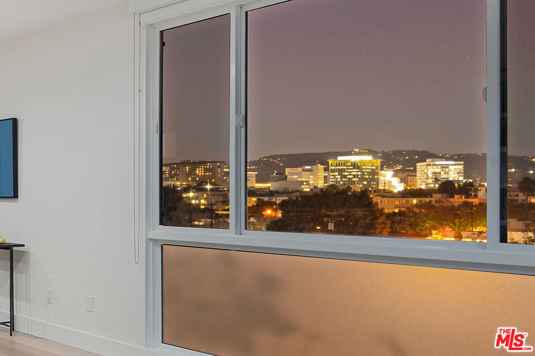 450 S Maple Dr Unit: 505