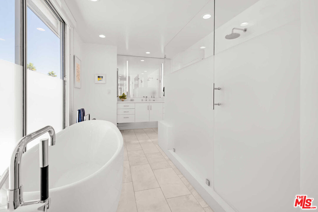 450 S Maple Dr Unit: 505