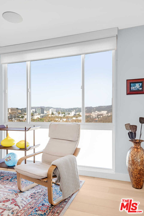 450 S Maple Dr Unit: 505