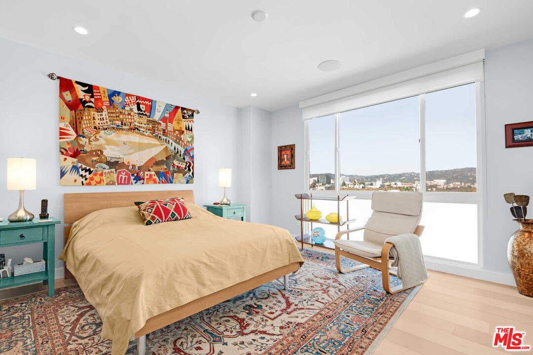 450 S Maple Dr Unit: 505