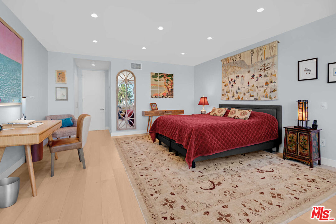 450 S Maple Dr Unit: 505