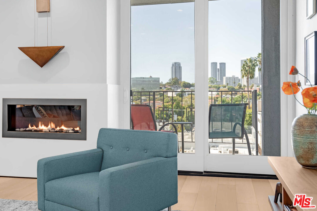 450 S Maple Dr Unit: 505