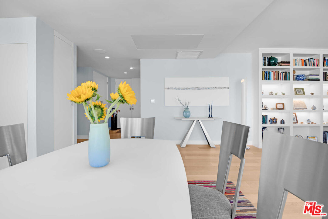 450 S Maple Dr Unit: 505