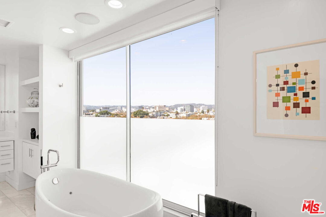 450 S Maple Dr Unit: 505