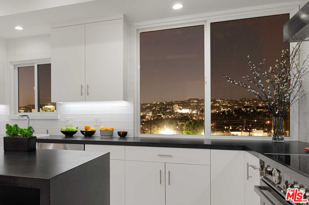 450 S Maple Dr Unit: 505