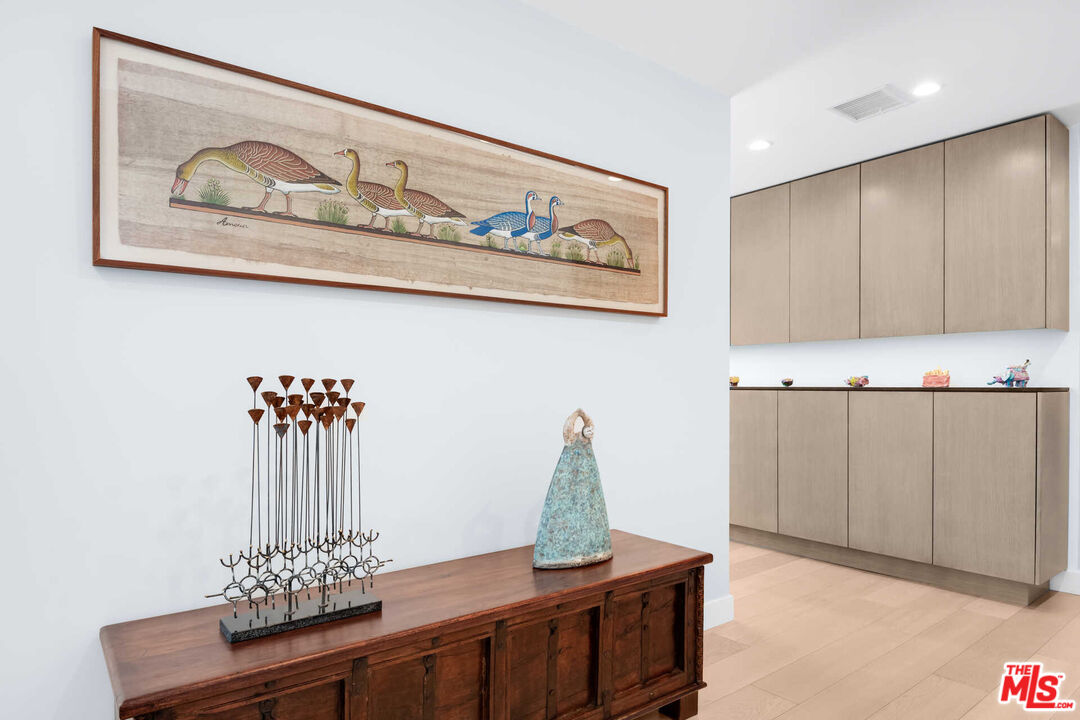 450 S Maple Dr Unit: 505