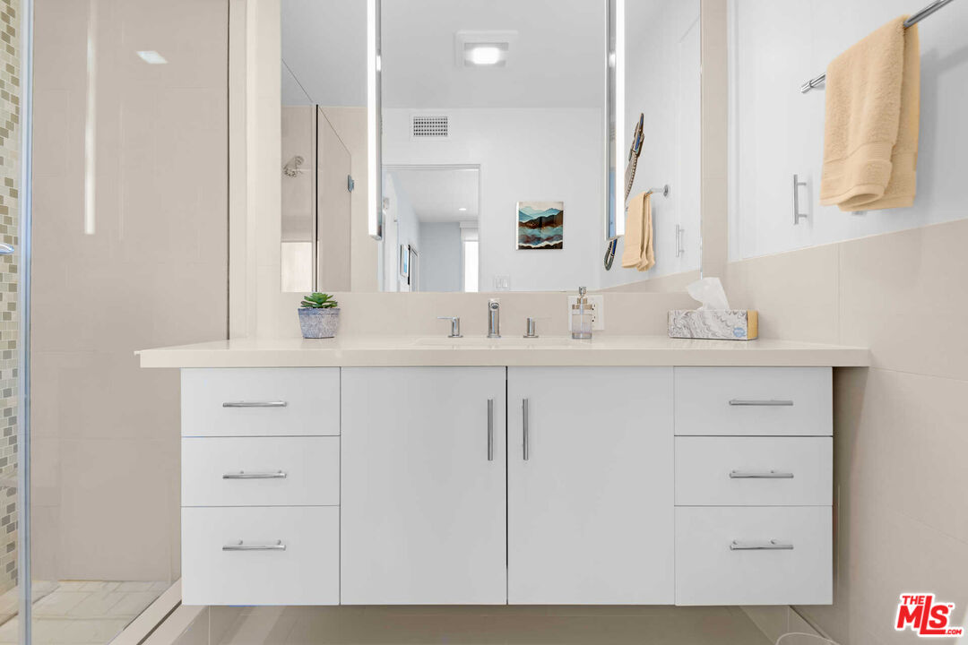 450 S Maple Dr Unit: 505