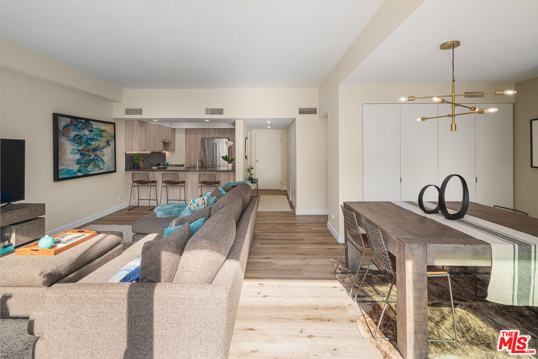 7135 Hollywood Blvd Unit: 405