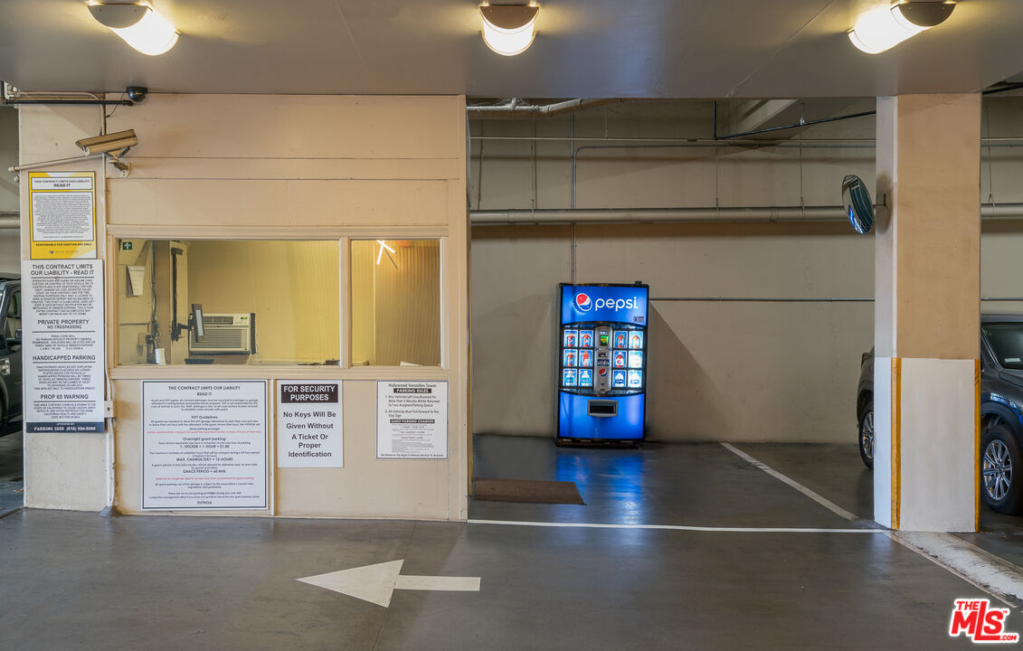 7135 Hollywood Blvd Unit: 405