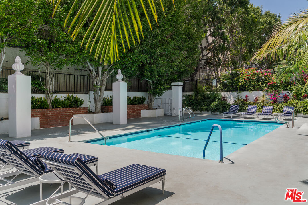 7135 Hollywood Blvd Unit: 405
