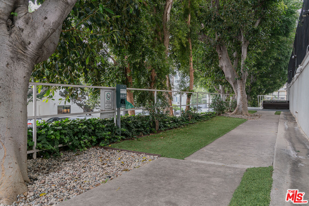 7135 Hollywood Blvd Unit: 405