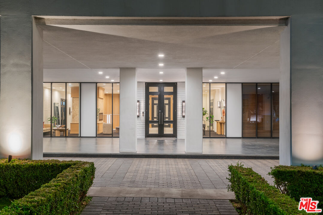 7135 Hollywood Blvd Unit: 405