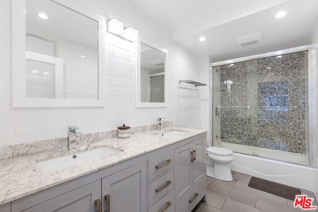6708 Hillpark Dr Unit: 302