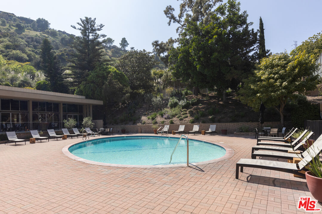 6708 Hillpark Dr Unit: 302