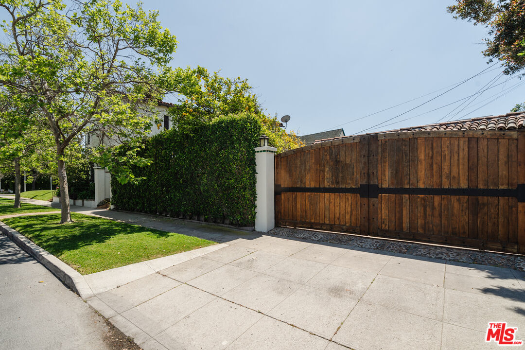 903 S Highland Ave