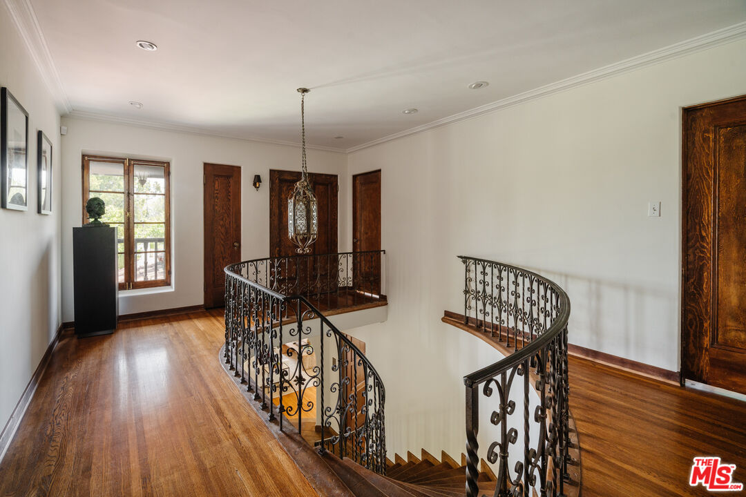 903 S Highland Ave