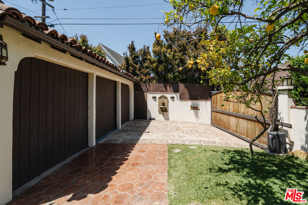 903 S Highland Ave
