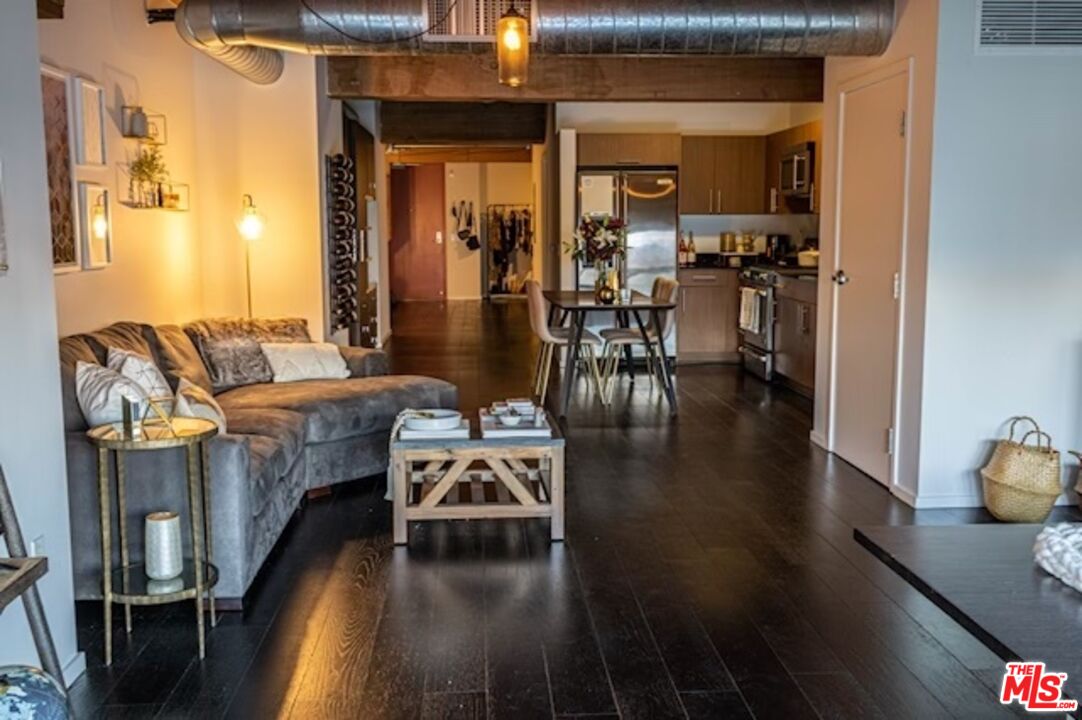 530 S Hewitt St Unit: 226