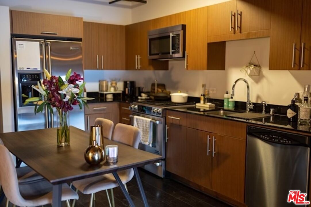 530 S Hewitt St Unit: 226