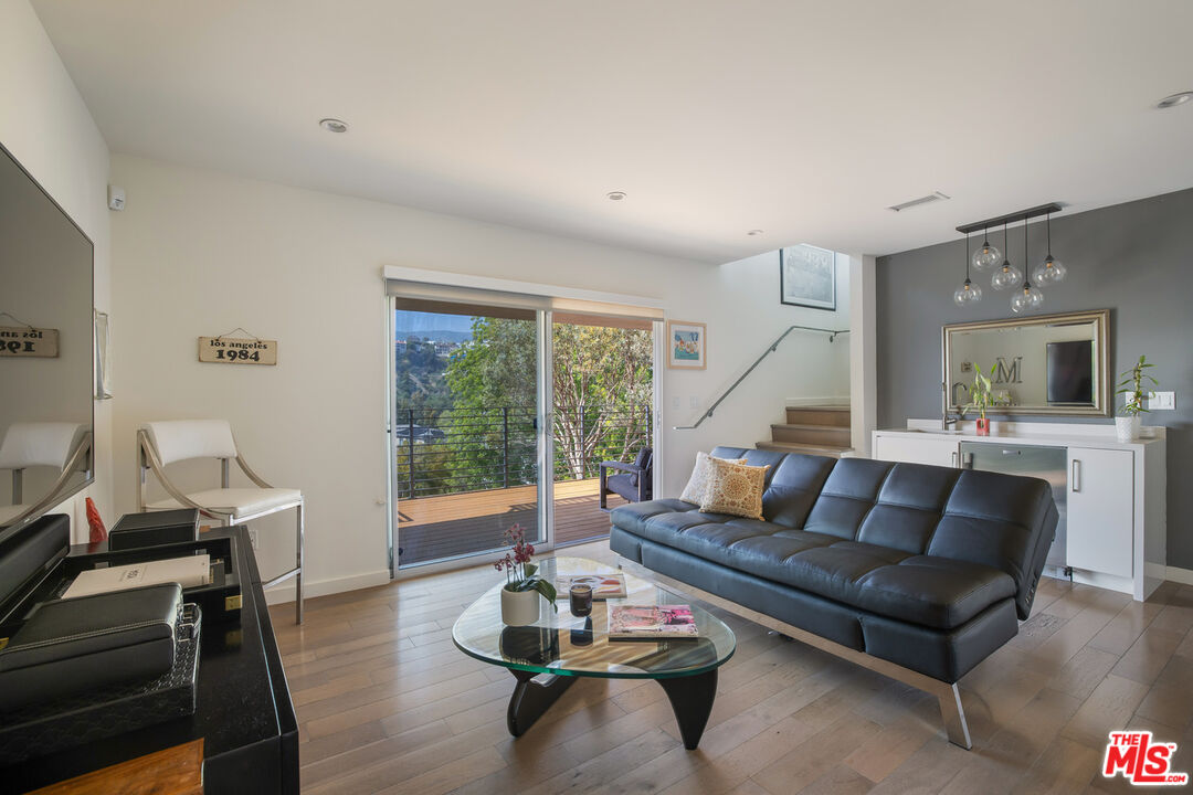2507 Creston Dr