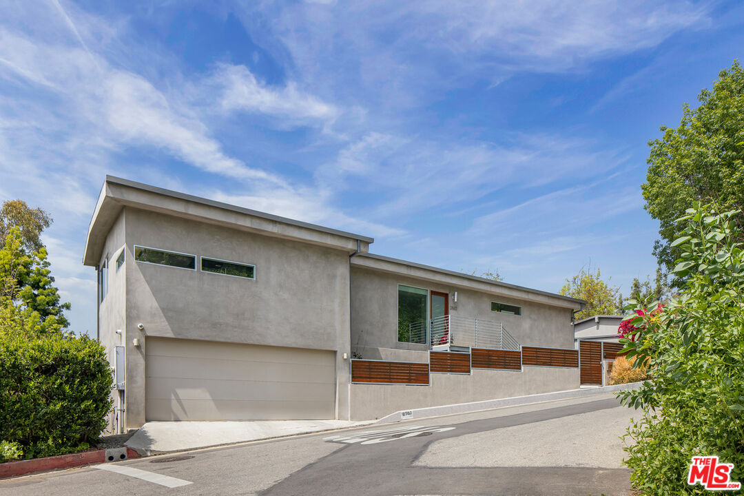 2507 Creston Dr