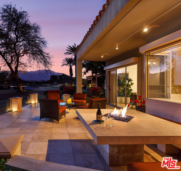 3 La Costa Dr