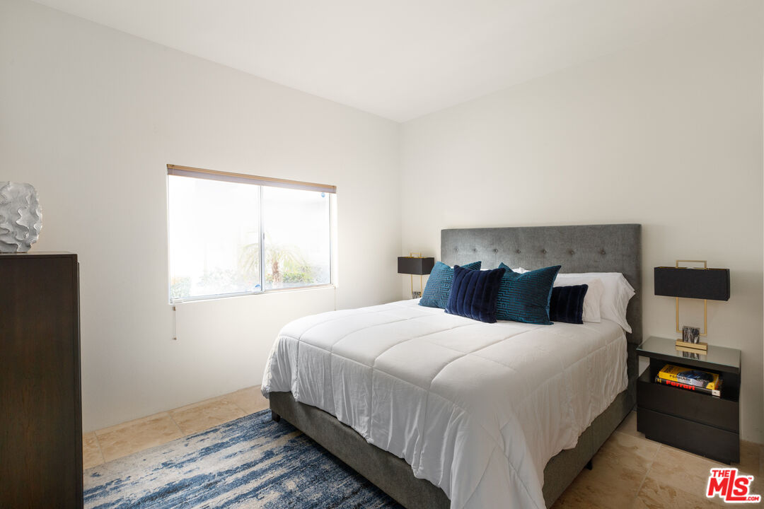 3 La Costa Dr