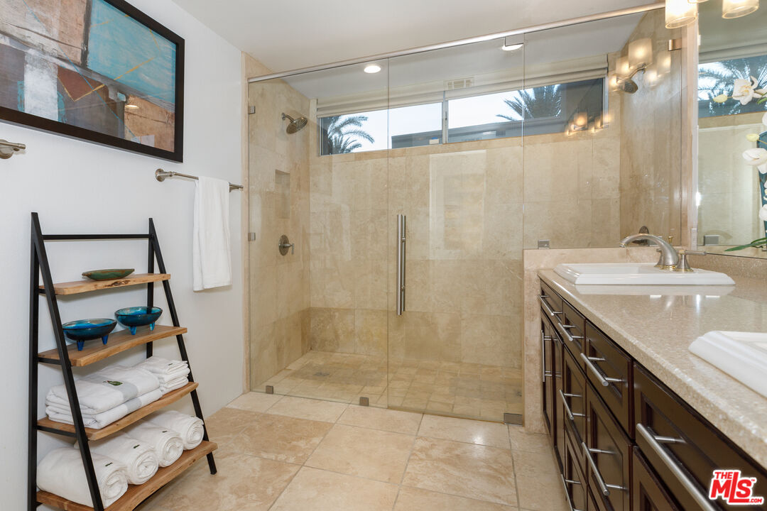 3 La Costa Dr