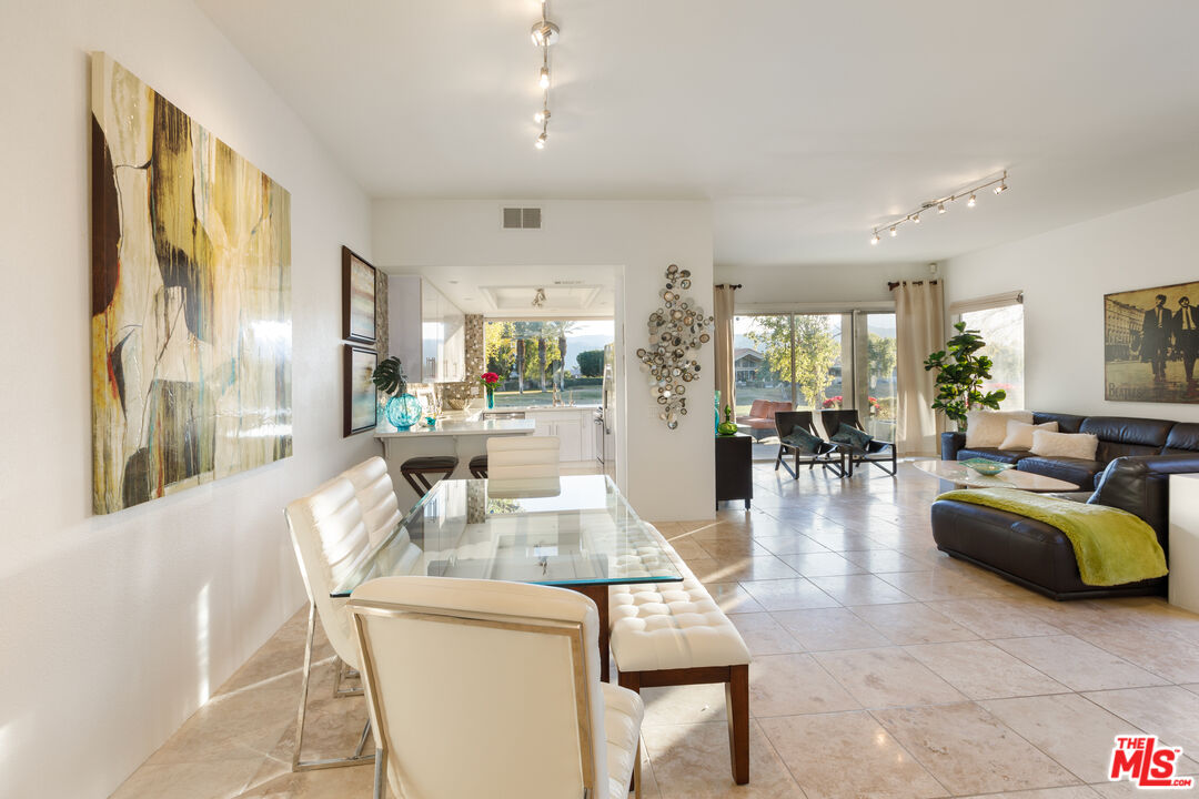 3 La Costa Dr