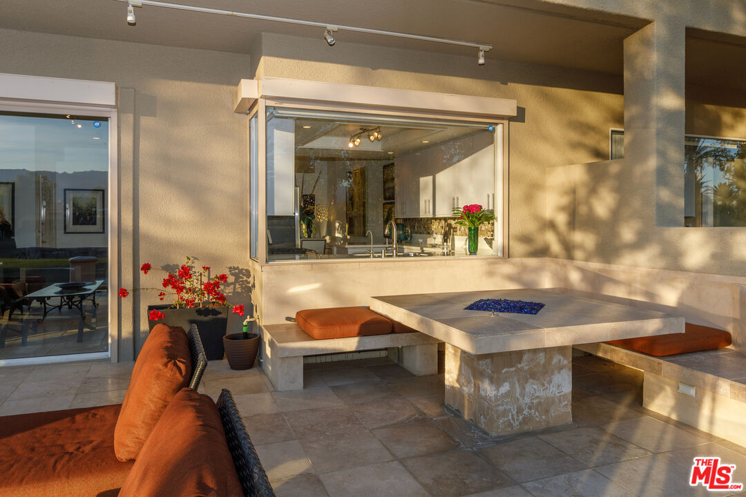 3 La Costa Dr