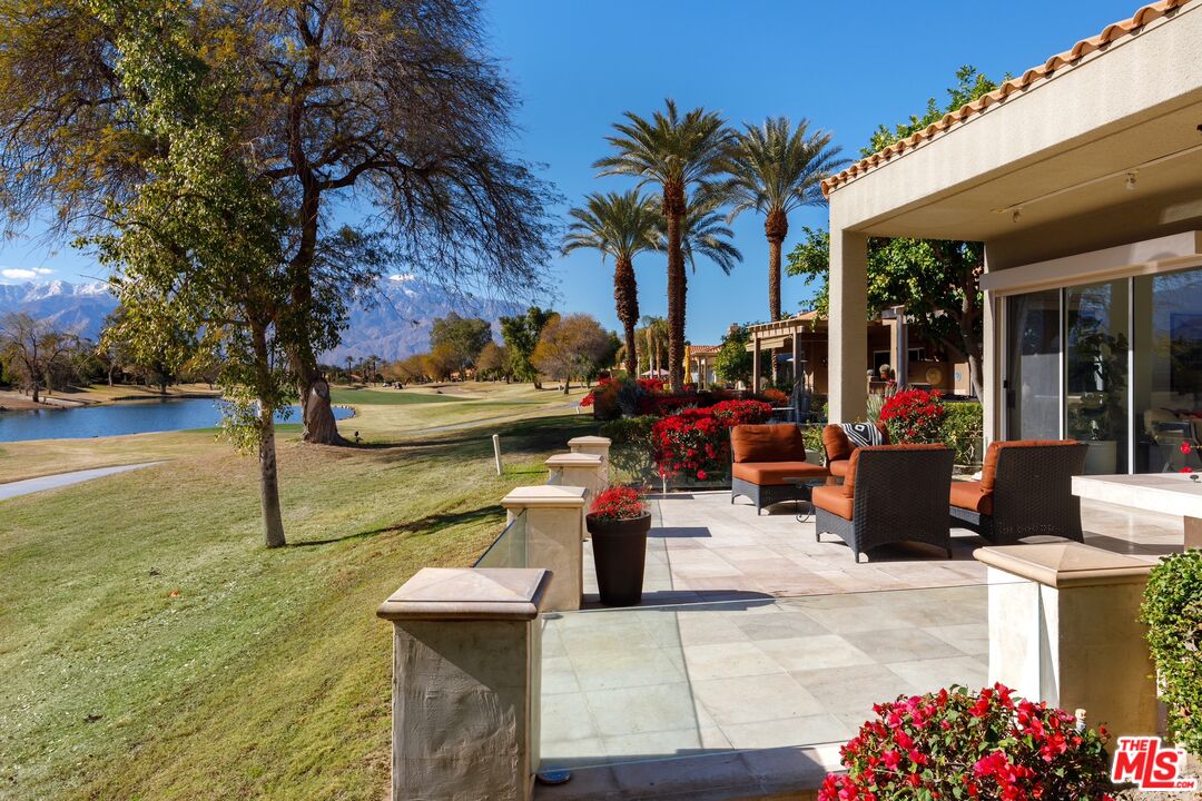 3 La Costa Dr