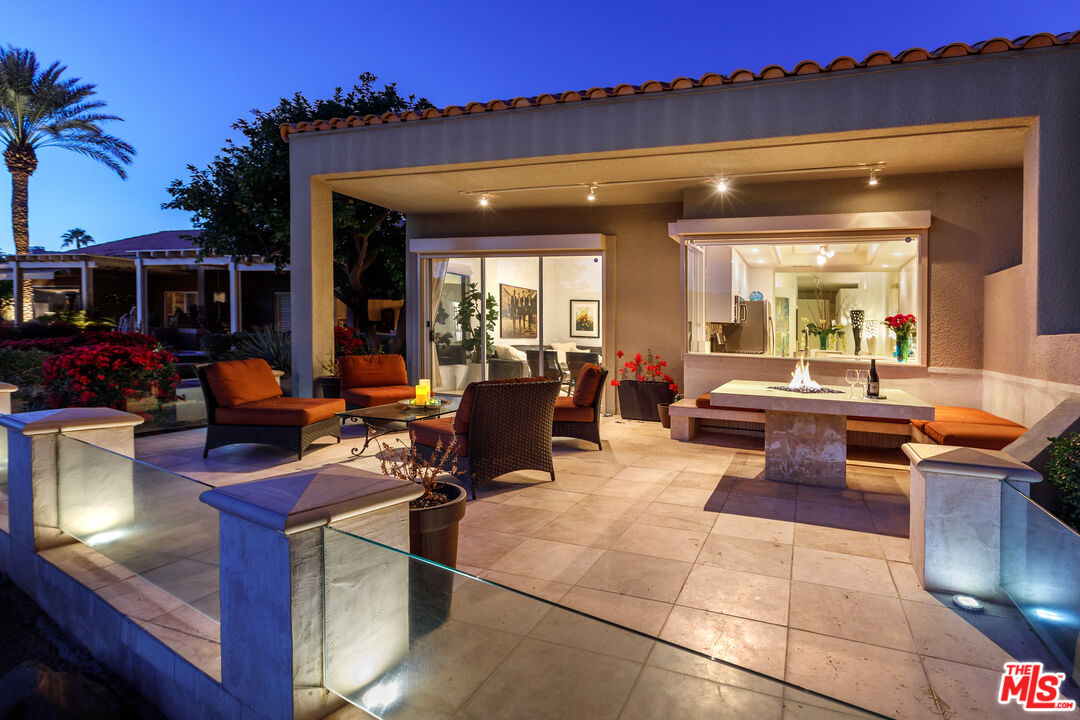 3 La Costa Dr