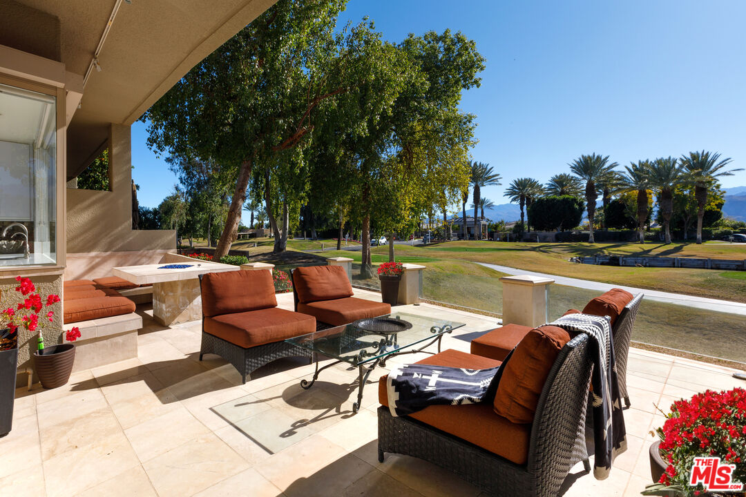 3 La Costa Dr