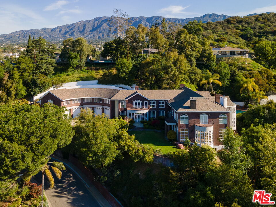 3150 El Tovar Dr