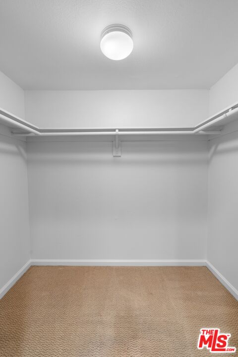 5009 Woodman Ave Unit: 310
