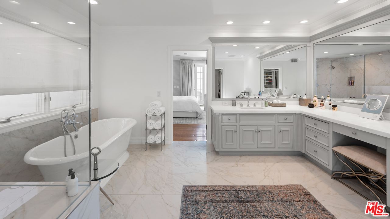 23450 Malibu Colony Rd