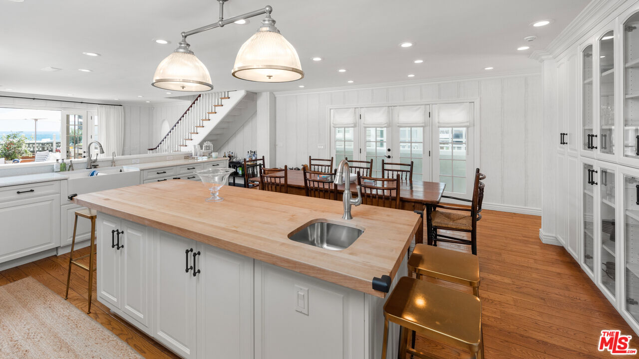 23450 Malibu Colony Rd