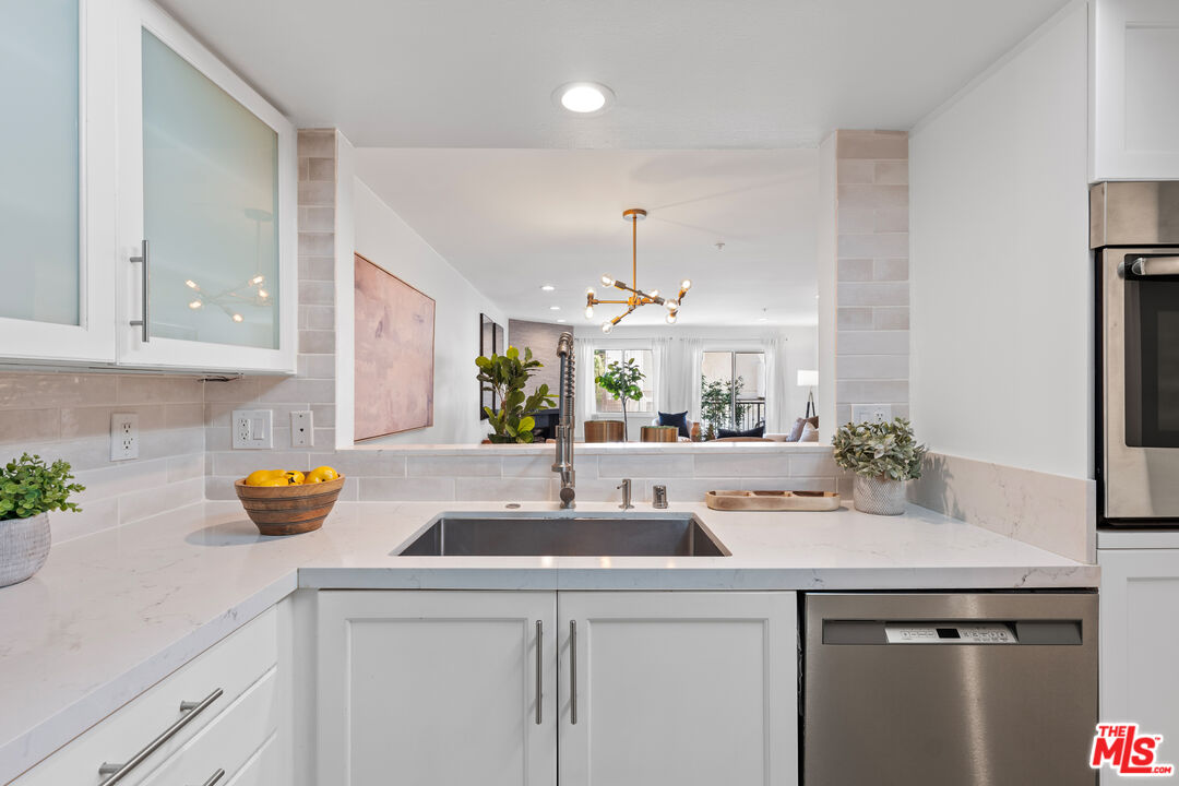 1255 Federal Ave Unit: 105