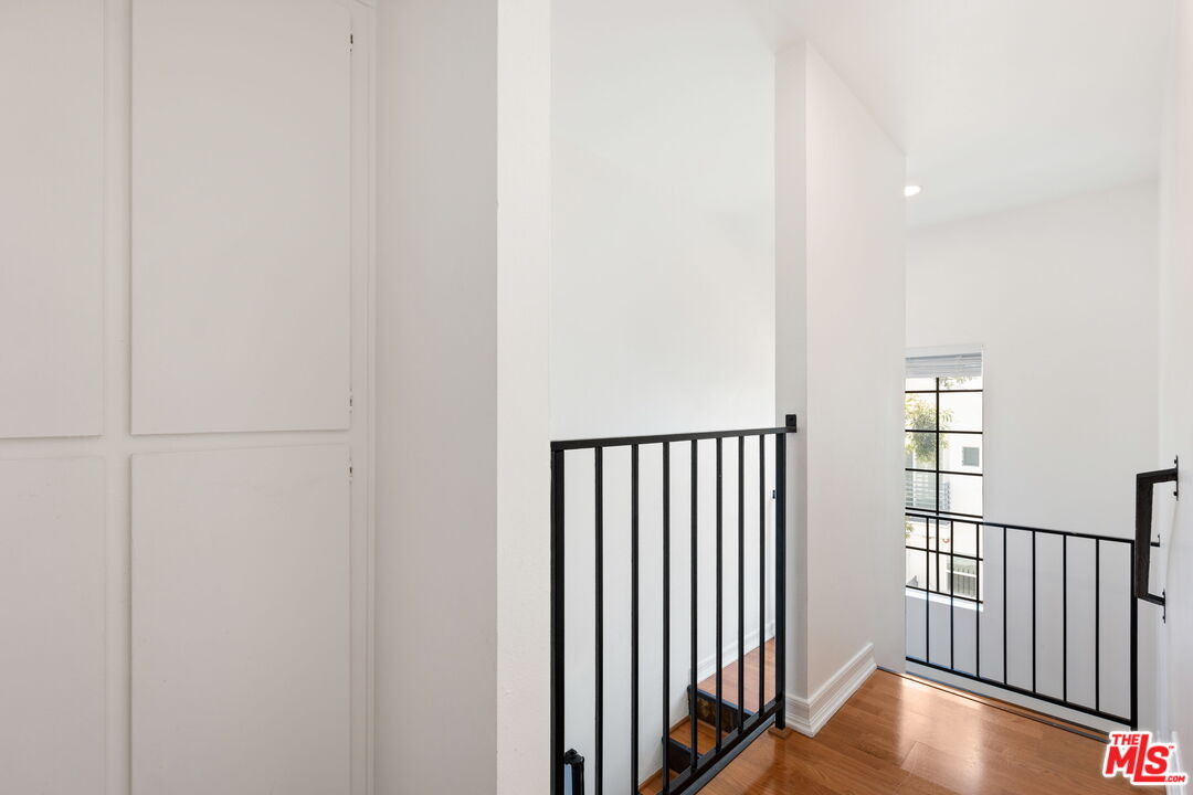 9140 Burnet Ave Unit: 1