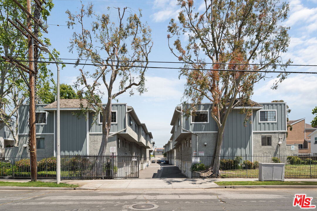 9140 Burnet Ave Unit: 1