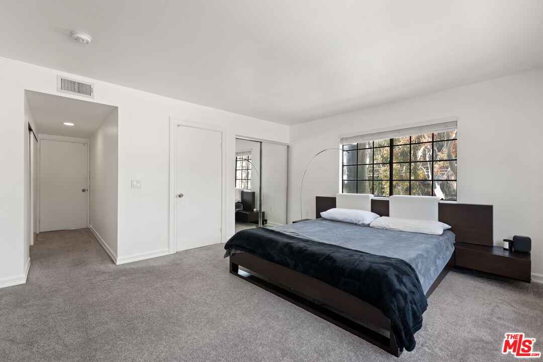 9140 Burnet Ave Unit: 1